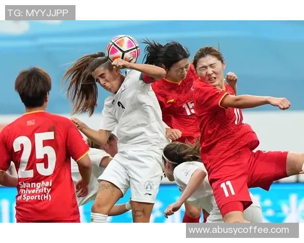 足球星吹气引发赛场争议各方热议规则边界与体育精神探索