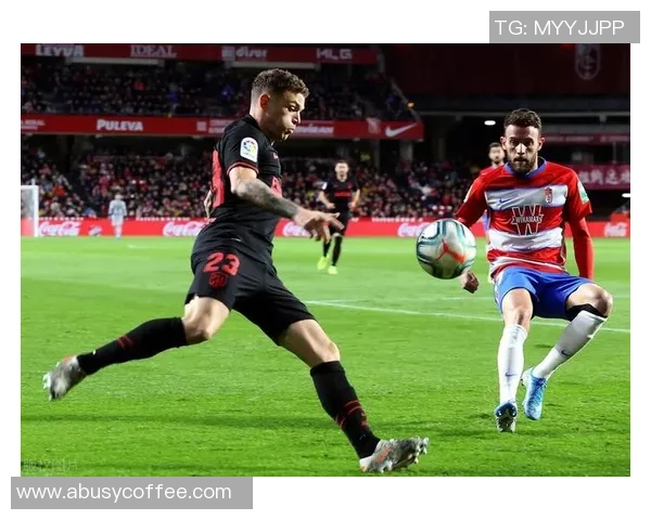 足球球星因跖骨骨折缺阵赛季影响球队整体战术布局