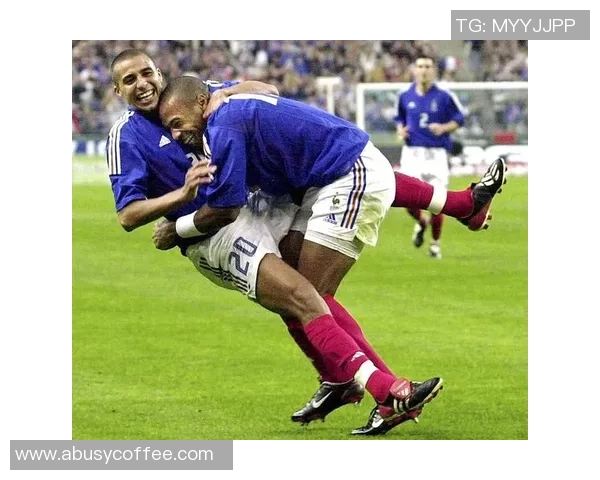 足球球星私生活乱象频发背后的真相与社会影响解析